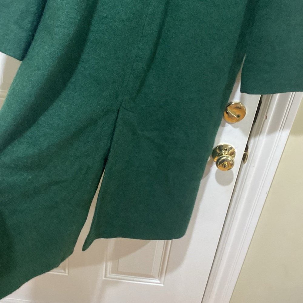 New Line and Dot Elegant Green Coat - Picture 11 of 11
